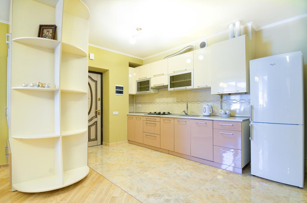 Apartment On Svobody Lviv Exterior photo